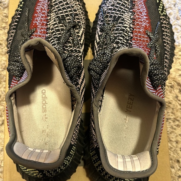 Yechei Yeezy Boost 350 V2 - Picture 7 of 8